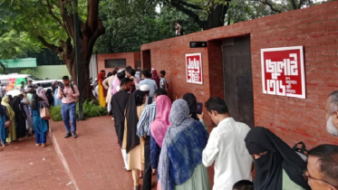 জুলাই স্মৃতি জাদুঘরে প্রথম দিনেই উপচে পড়া ভিড়, শেষ ৯০০ টিকিট