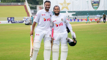 মুশফিকের শততম টেস্টে সাকিবের বিশেষ বার্তা