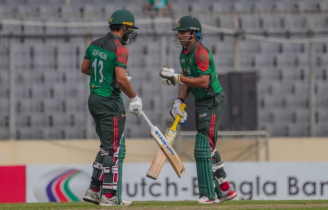সৌম্য-সাইফের দুর্দান্ত শুরু, ওপেনিং জুটি একশ’ ছাড়াল