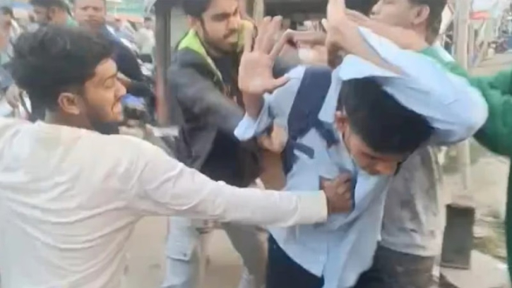 খুলনায় বাউল আবুল সরকারের মুক্তির দাবিতে মানববন্ধনে হামলা