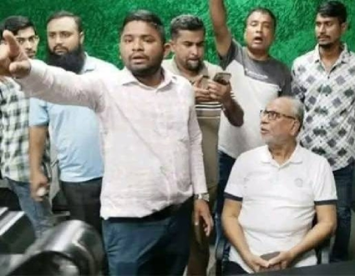 ডিআরইউতে লতিফ সিদ্দিকী ও ঢাকা বিশ্ববিদ্যালয়ের শিক্ষক অবরুদ্ধ, পরে পুলিশের কাছে সোপর্দ ডিআরইউতে লতিফ সিদ্দিকী ও ঢাকা বিশ্ববিদ্যালয়ের শিক্ষক অবরুদ্ধ, পরে পুলিশের কাছে সোপর্দ