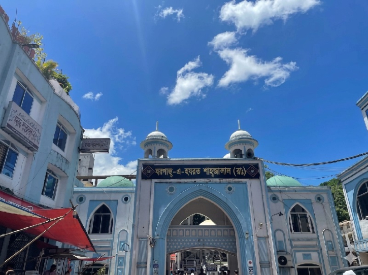 শাহজালাল (রহ.) মাজারে ৫০০ খাদেমের অপরাধচক্রের অভিযোগ