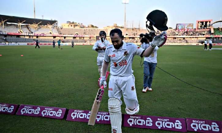 ইতিহাসের দ্বারপ্রান্তে মুশফিক, বড় সংগ্রহের পথে বাংলাদেশ