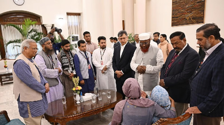 ষড়যন্ত্র ঠেকাতে ঐক্যের আহ্বান প্রধান উপদেষ্টার, সাড়া দিল বিএনপি–জামায়াত–এনসিপি