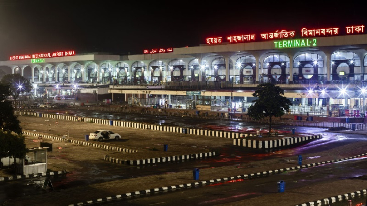 বোর্ডিং গেটে ৫ জন ধরা পড়তেই পালালেন ৭১ যাত্রী, সক্রিয় ’বডি কন্ট্রাক্ট’ সিন্ডিকেট