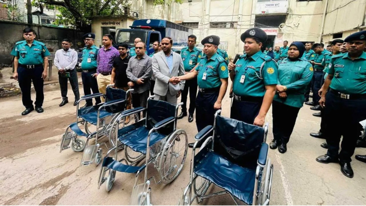 আদালতে হুইলচেয়ার পাবেন অসুস্থ আসামিরা আদালতে হুইলচেয়ার পাবেন অসুস্থ আসামিরা
