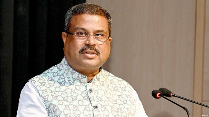টানা ছাত্র আন্দোলনের মুখে ভারতের শিক্ষামন্ত্রীর পদত্যাগ