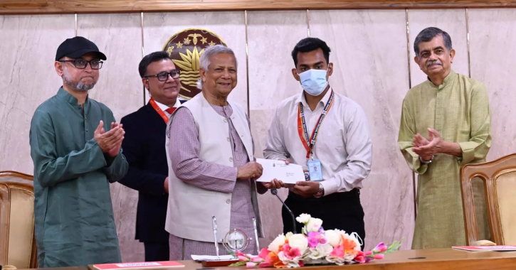 ‘জুলাই শহিদ স্মৃতি বৃত্তি’ চালু করল জাতীয় বিশ্ববিদ্যালয়