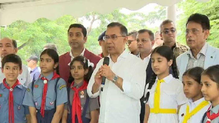 শিক্ষার্থীদের বছরে একটি করে গাছ লাগানোর আহ্বান প্রধানমন্ত্রীর