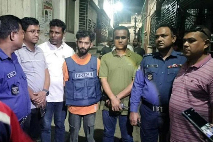 নারায়ণগঞ্জে ছিনতাই হওয়া পুলিশের পিস্তল উদ্ধার