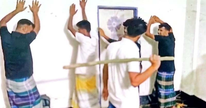 ছাত্রাবাসের টর্চারসেল থেকে ৫ ব্যবসায়ীকে উদ্ধার করল সেনাবাহিনী