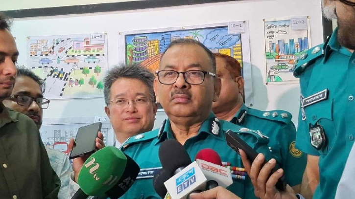 মব ঠেকাতে ব্যর্থ হলে পুলিশ সদস্যদের বিরুদ্ধে ব্যবস্থা : ডিএমপি কমিশনার মব ঠেকাতে ব্যর্থ হলে পুলিশ সদস্যদের বিরুদ্ধে ব্যবস্থা : ডিএমপি কমিশনার