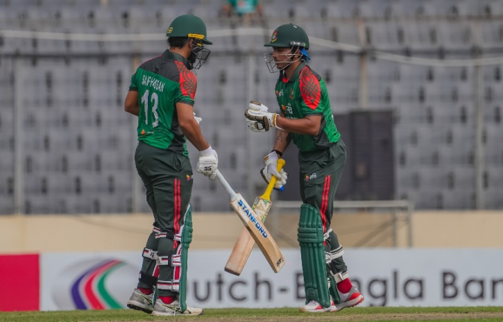 সৌম্য-সাইফের দুর্দান্ত শুরু, ওপেনিং জুটি একশ’ ছাড়াল সৌম্য-সাইফের দুর্দান্ত শুরু, ওপেনিং জুটি একশ’ ছাড়াল