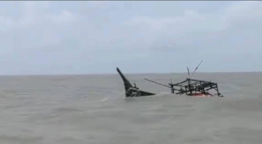 বঙ্গোপসাগরে ট্রলারডুবিতে নিখোঁজ ৫ জেলের লাশ উদ্ধার